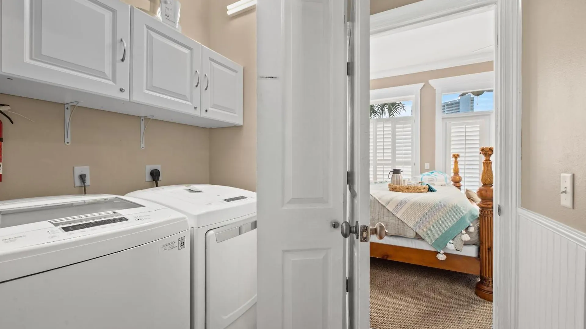 Semesterbostad Algun Dia - Plush Family-Friendly Home - A Block From Beach Panama City Beach