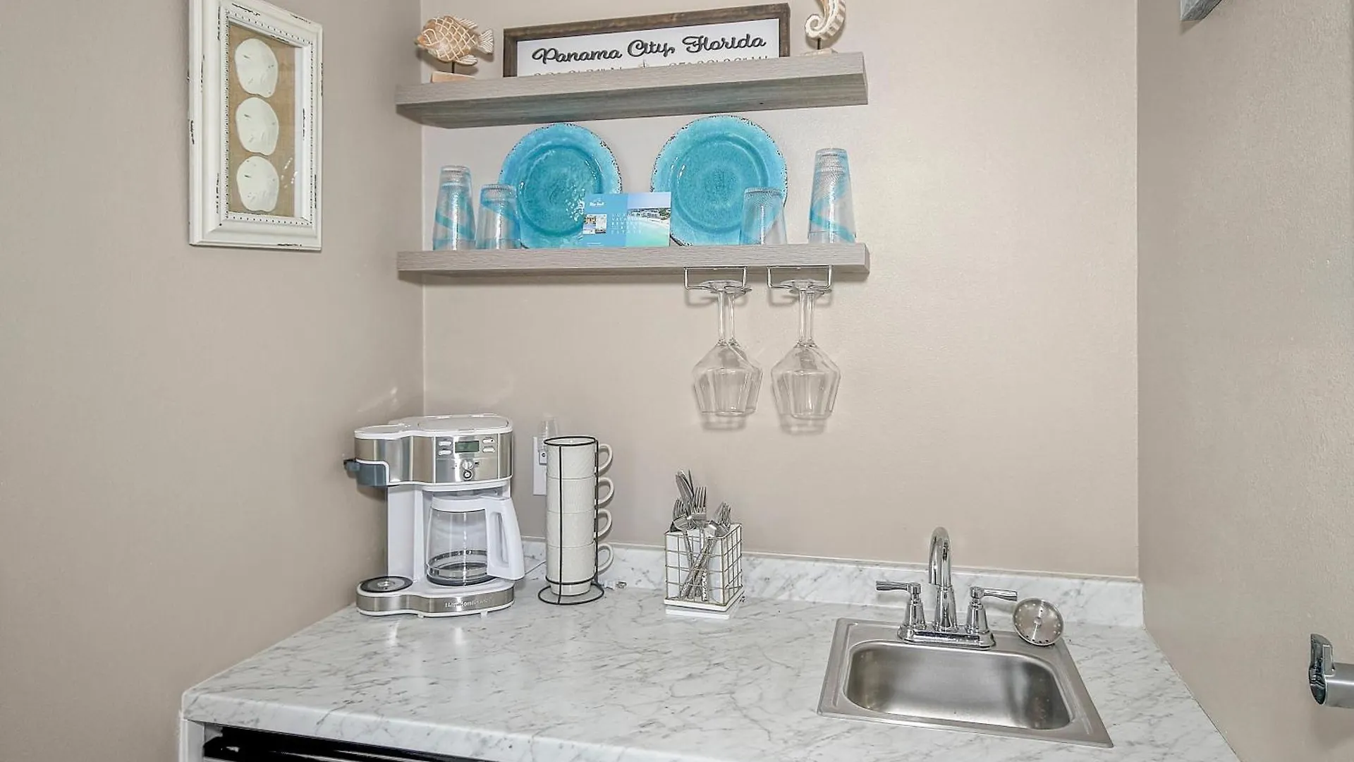 Algun Dia - Plush Family-Friendly Home - A Block From Beach Panama City Beach 0*,  USA
