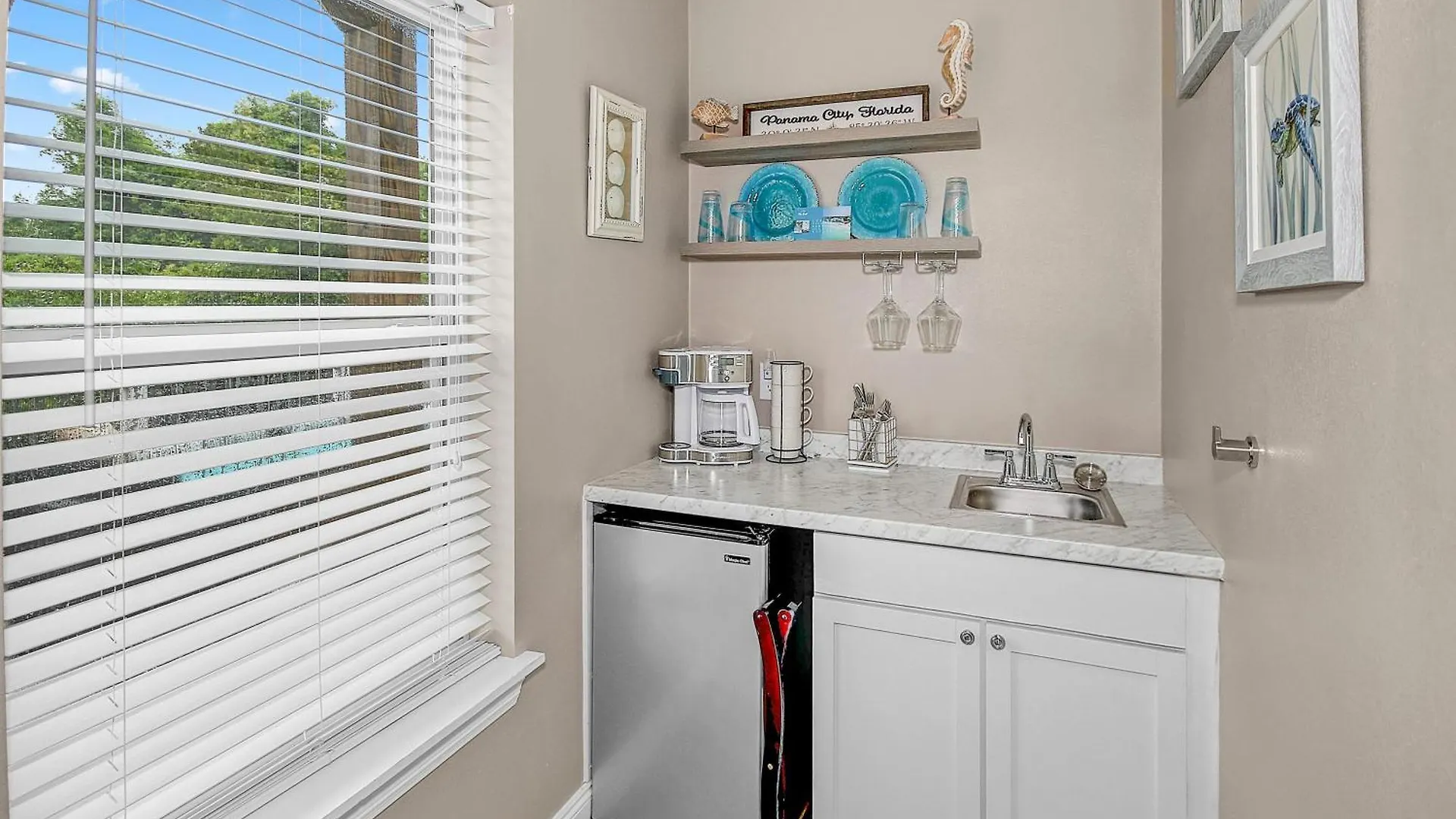 Semesterbostad Algun Dia - Plush Family-Friendly Home - A Block From Beach Panama City Beach USA