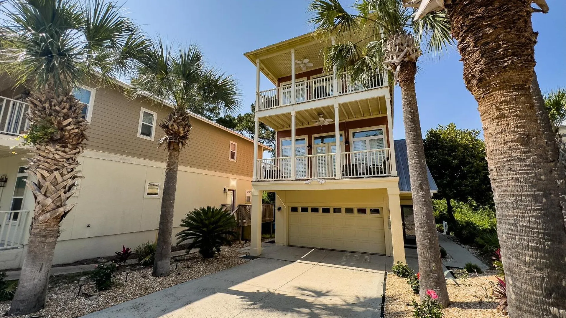 Semesterbostad Algun Dia - Plush Family-Friendly Home - A Block From Beach Panama City Beach